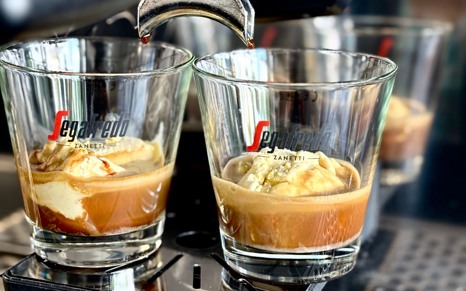 Rezepte_Caff_Affogato_1600x1000